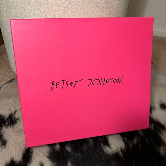 Betsey Johnson Taupe stacked leather and lace heels - Picture 9 of 10